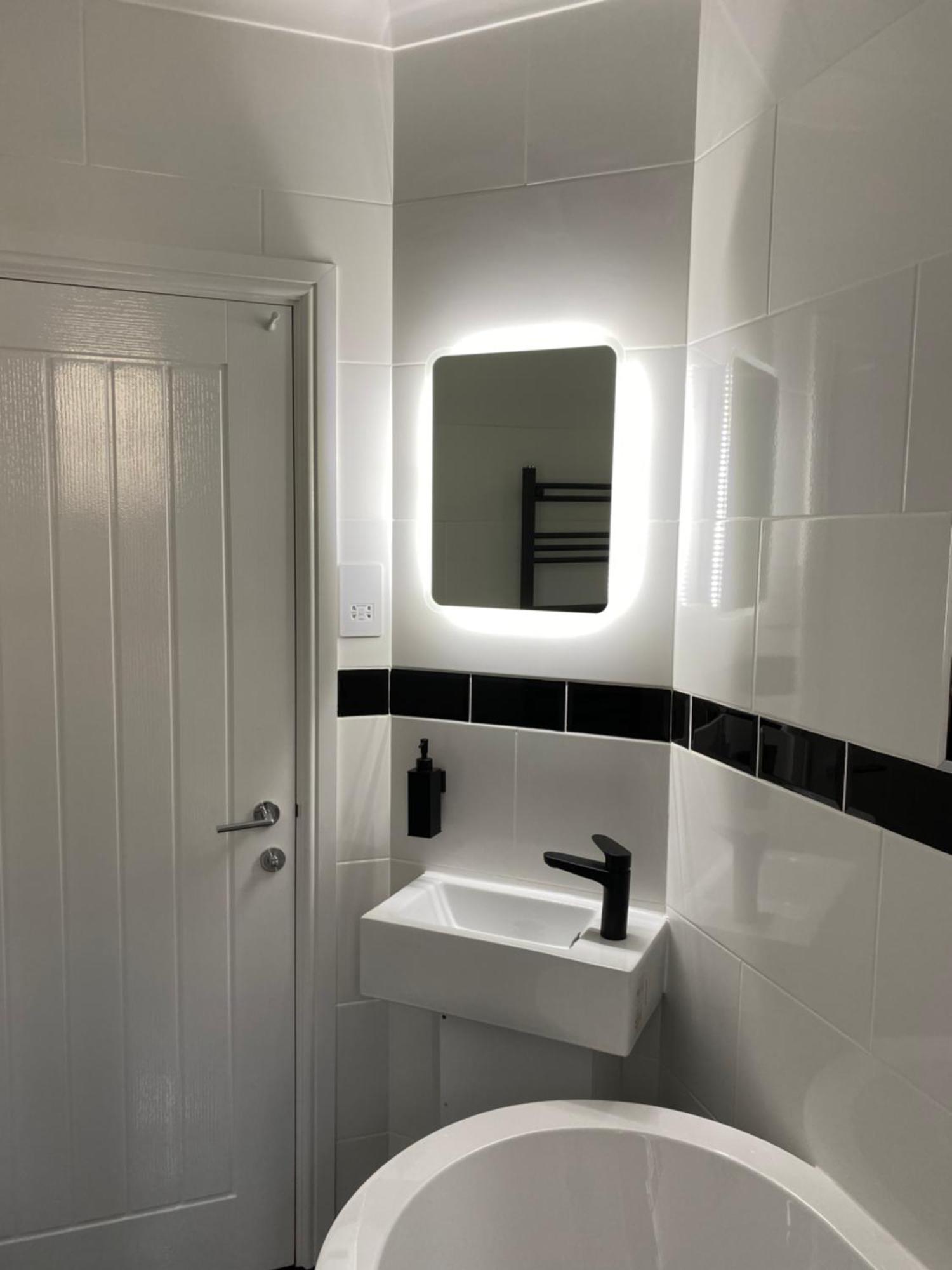 Two Bedroom Two Bathrooms Superior Apartment Londra Dış mekan fotoğraf